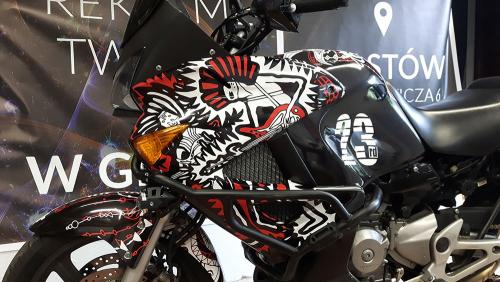 Woodstock oklejanie folią motoru
