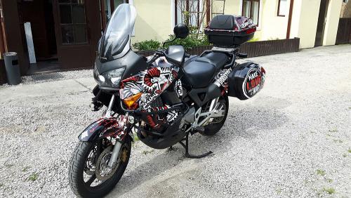 Woodstock oklejanie folią motoru