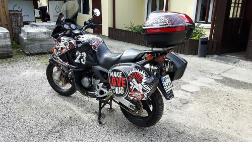 Woodstock oklejanie folią motoru